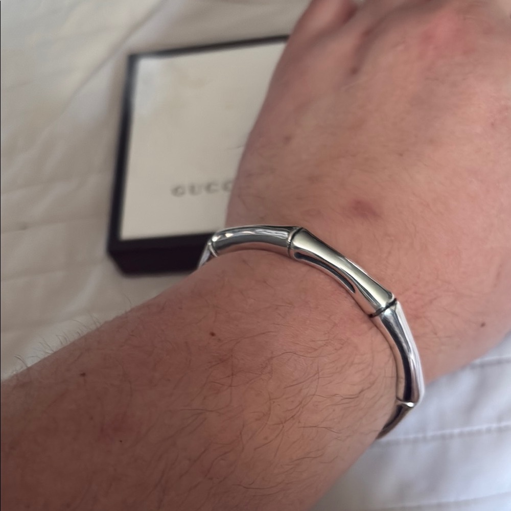 Gucci Silver Bamboo-Inspired Bracelet box is damaged women’s/mens - Picture 6 of 8
